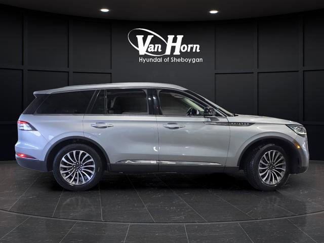 Used 2020 Lincoln Aviator Reserve w/ Equipment Group 201A image 2
