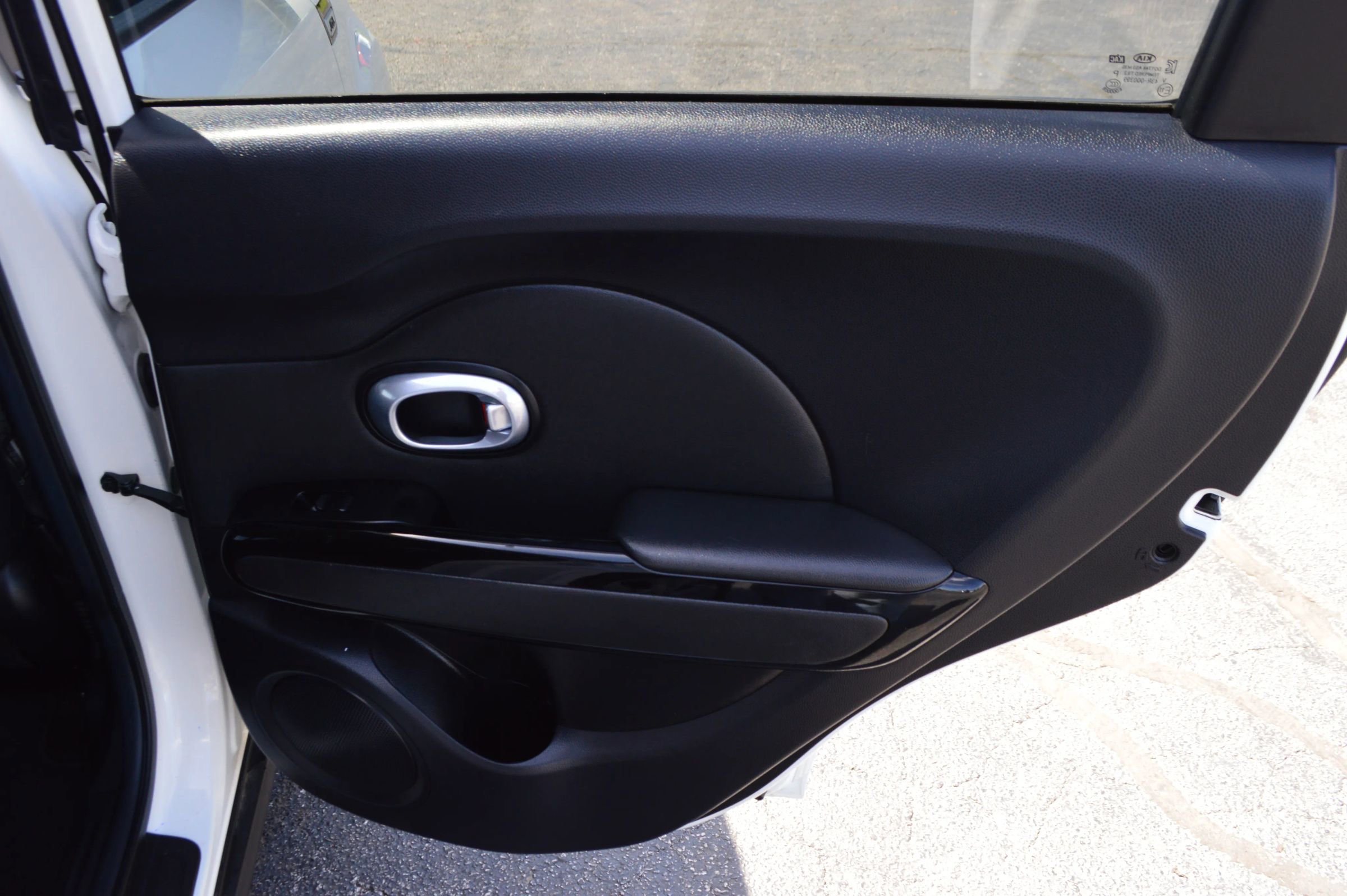 Used 2016 Kia Soul ! FWD image 25
