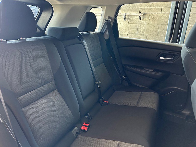 Used 2025 Nissan Rogue SV FWD image 29