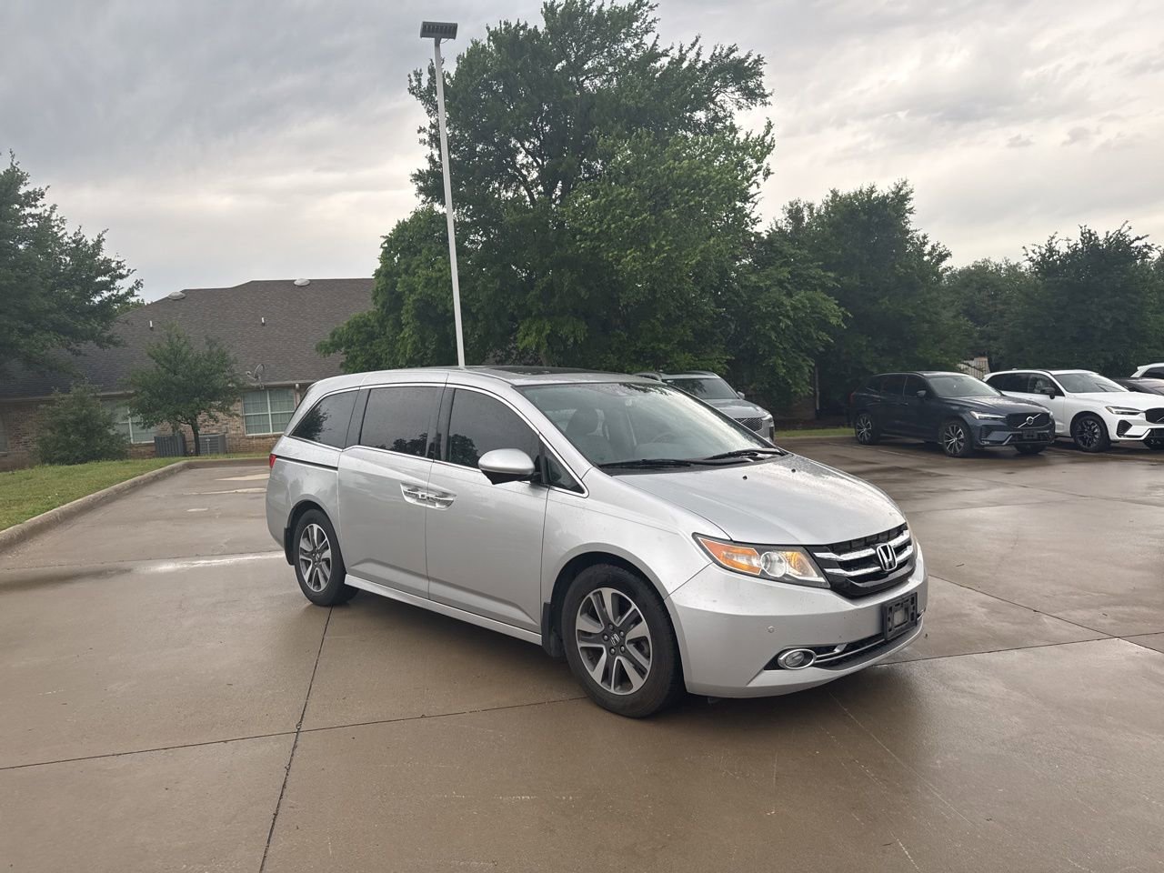 Used 2014 Honda Odyssey Touring image 3