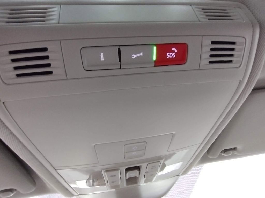 New 2025 Volkswagen Taos SE image 30