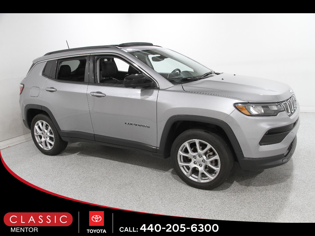 Used 2022 Jeep Compass Latitude w/ Sun and Sound Group AWD/4WD image 1