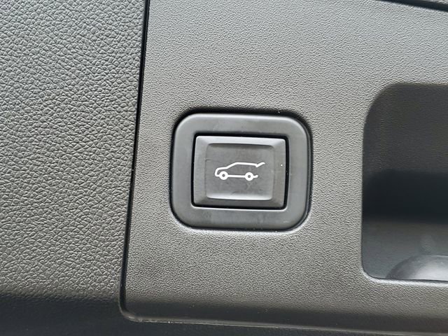 Used 2021 Cadillac XT4 Premium Luxury w/ Driver Assist Package AWD/4WD image 32