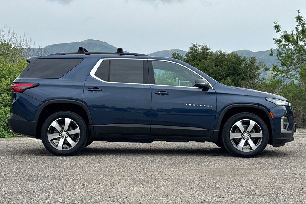 Certified 2023 Chevrolet Traverse LT w/ LT Premium Package image 3