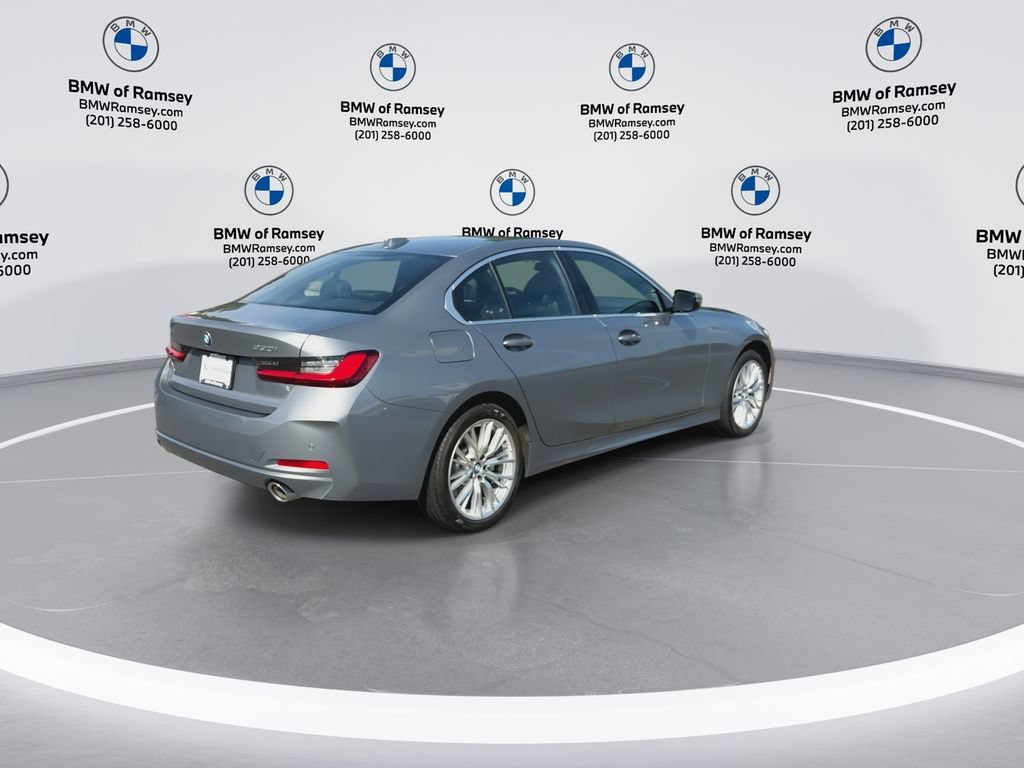 Used 2024 BMW 330i xDrive Sedan w/ Premium Package AWD/4WD image 8