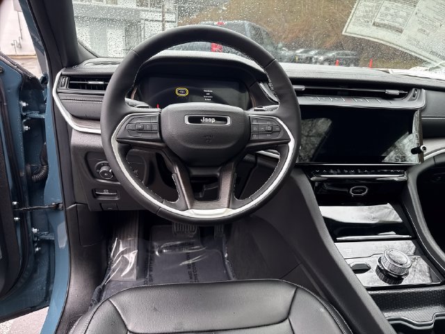 New 2026 Jeep Grand Cherokee Limited w/ Limited Altitude Package AWD/4WD image 17