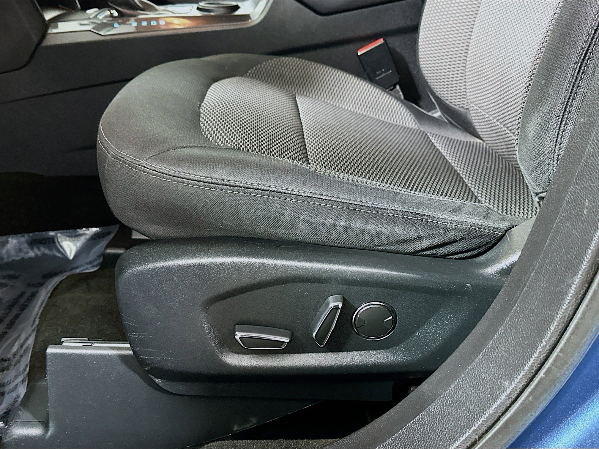 Used 2018 Ford Explorer XLT w/ Equipment Group 201A image 18