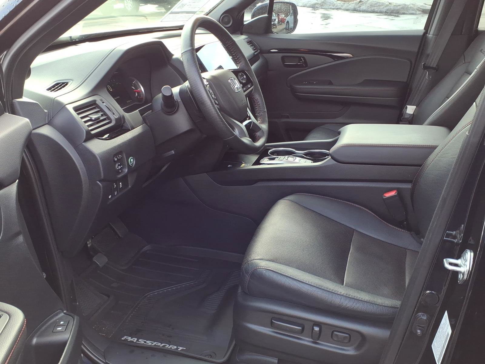 Certified 2024 Honda Passport Black Edition image 9