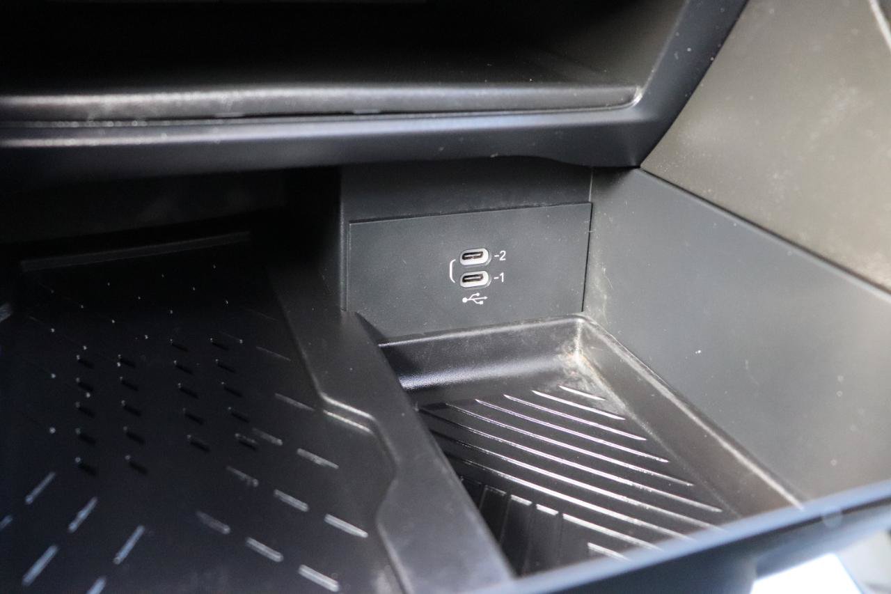 Used 2026 Chrysler Pacifica Limited FWD image 48
