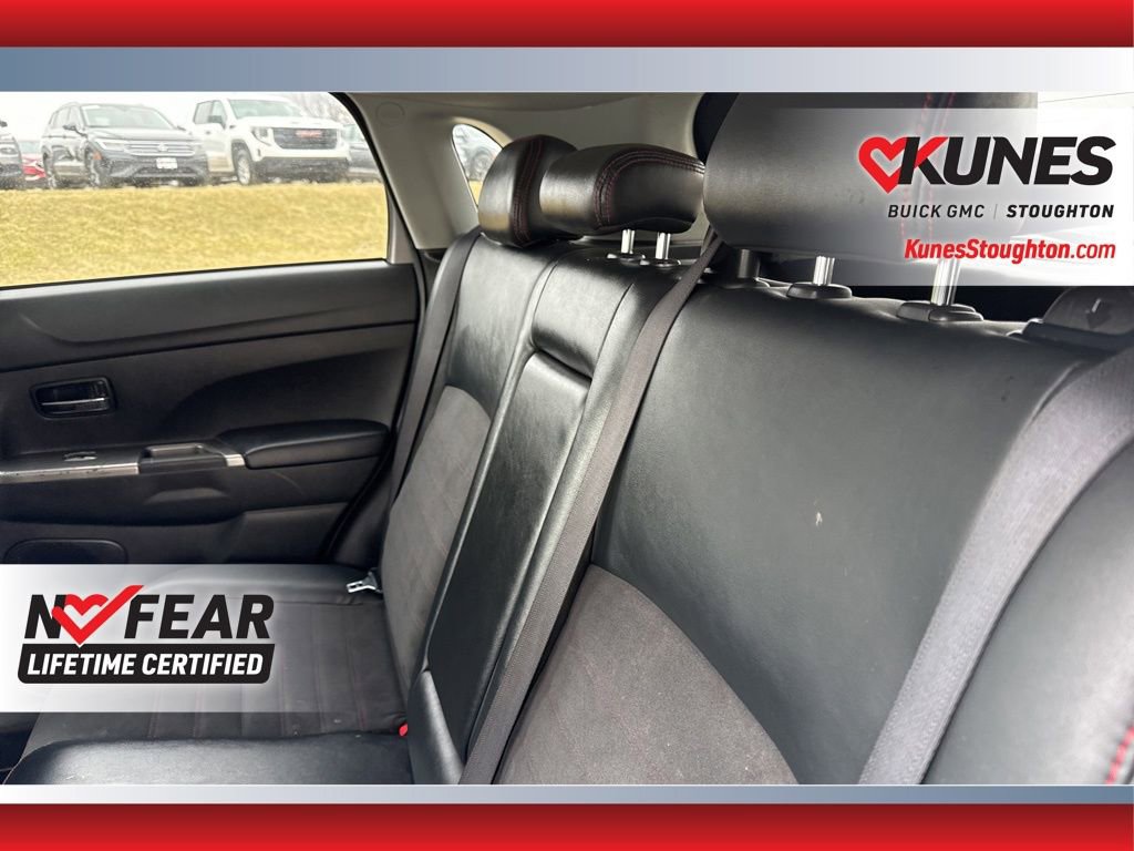 Used 2022 Mitsubishi Outlander Sport SE image 38