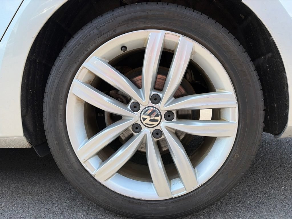 Used 2018 Volkswagen Passat 2.0T SEL Premium FWD image 21