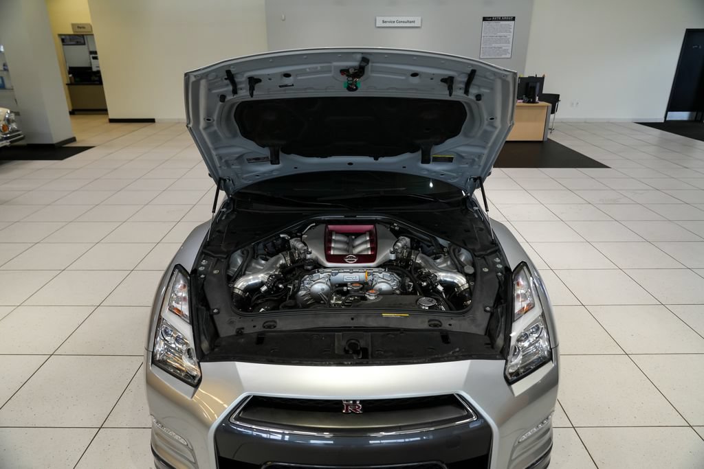 Used 2016 Nissan GT-R Premium AWD/4WD image 32