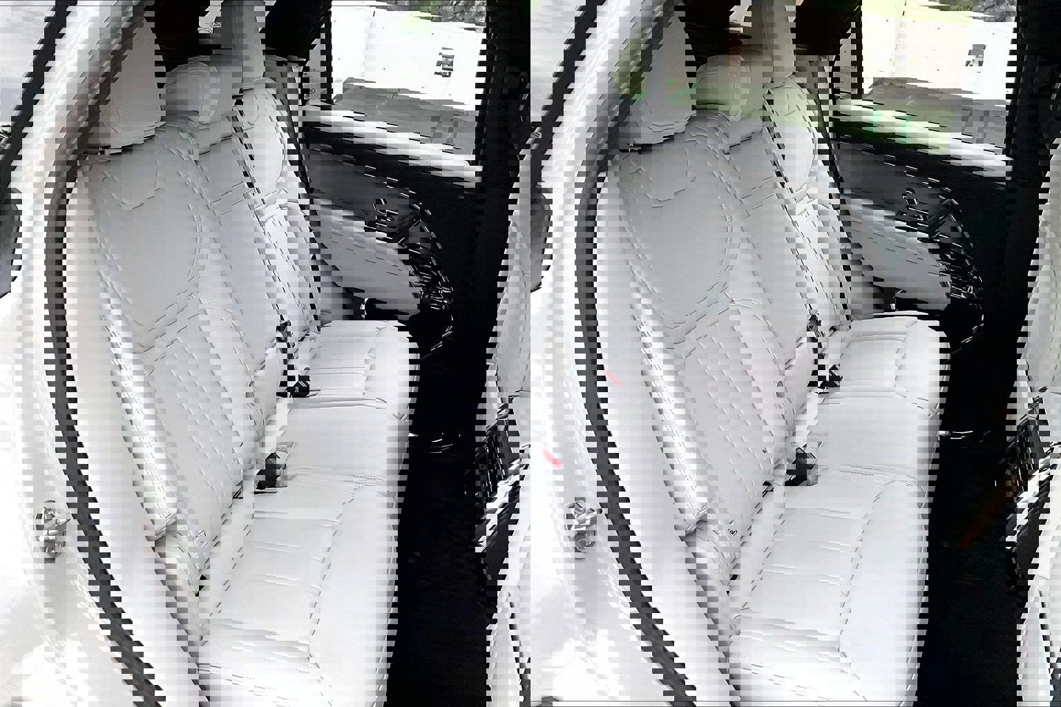 Used 2025 Land Rover Range Rover Sport image 21