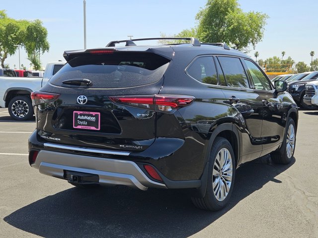New 2026 Toyota Highlander Platinum AWD/4WD image 2