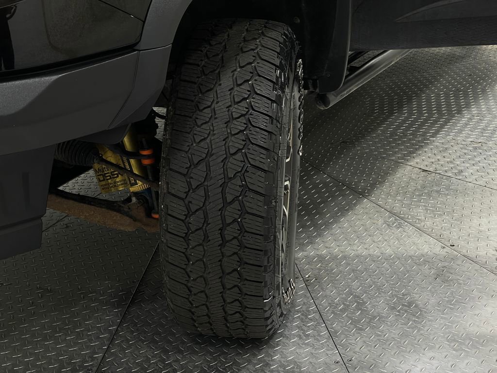 Used 2018 Chevrolet Colorado ZR2 image 32