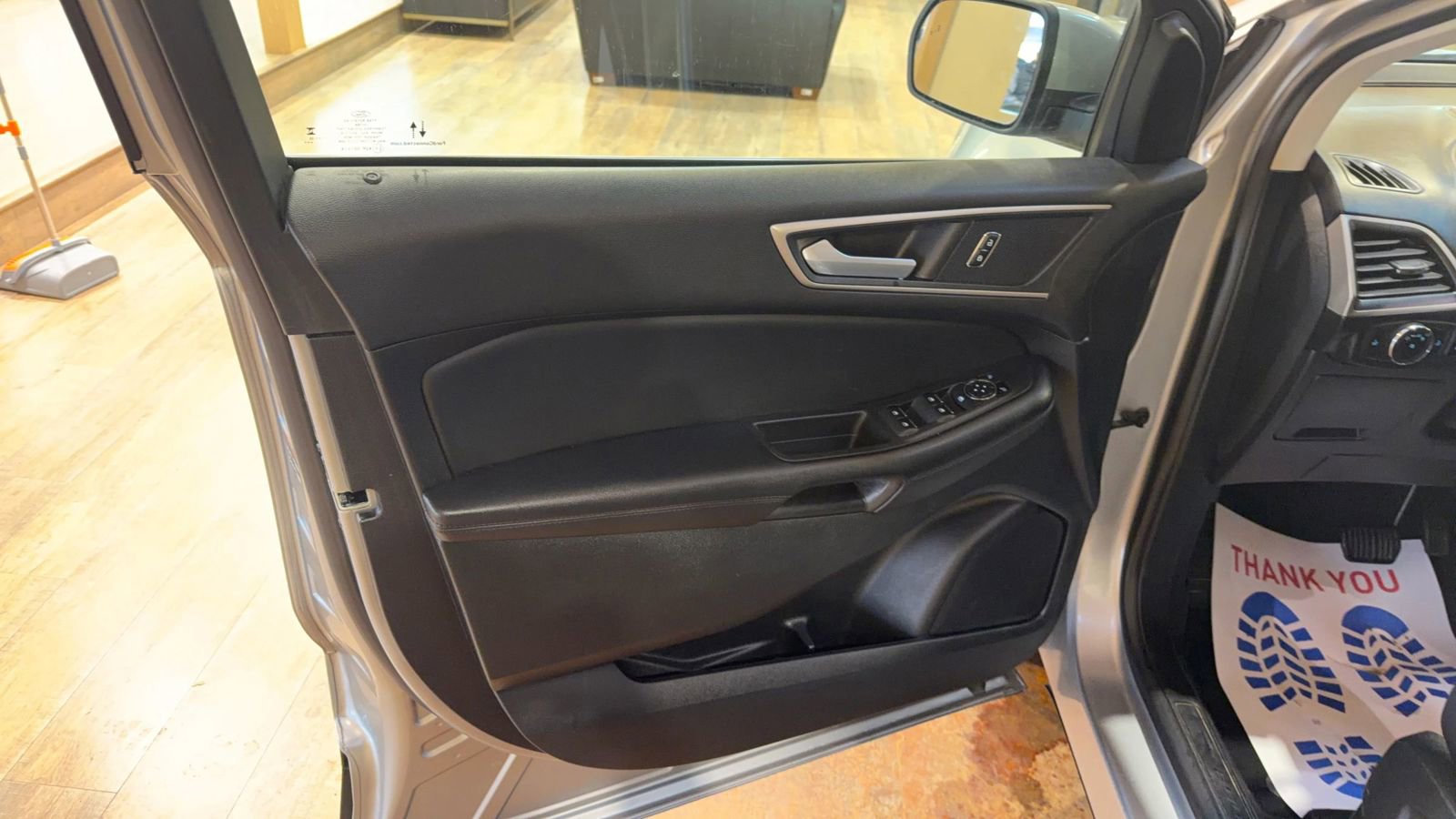 Used 2023 Ford Edge SEL w/ Cold Weather Package image 14