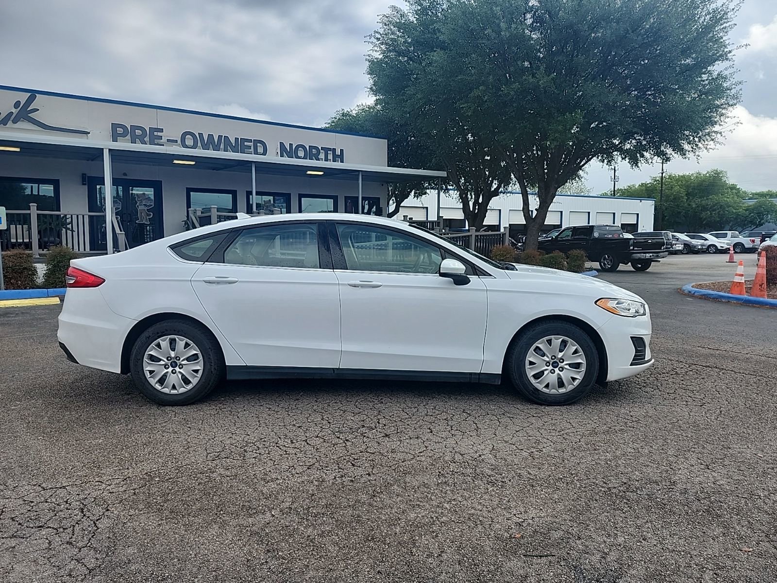 Used 2020 Ford Fusion S image 2