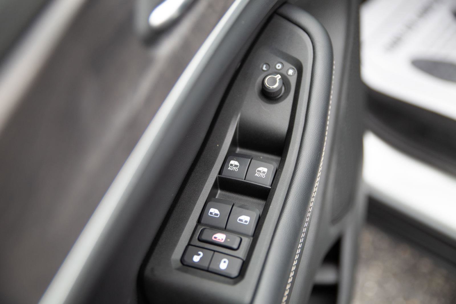 Used 2024 Jeep Grand Cherokee Limited w/ Black Appearance Package image 19