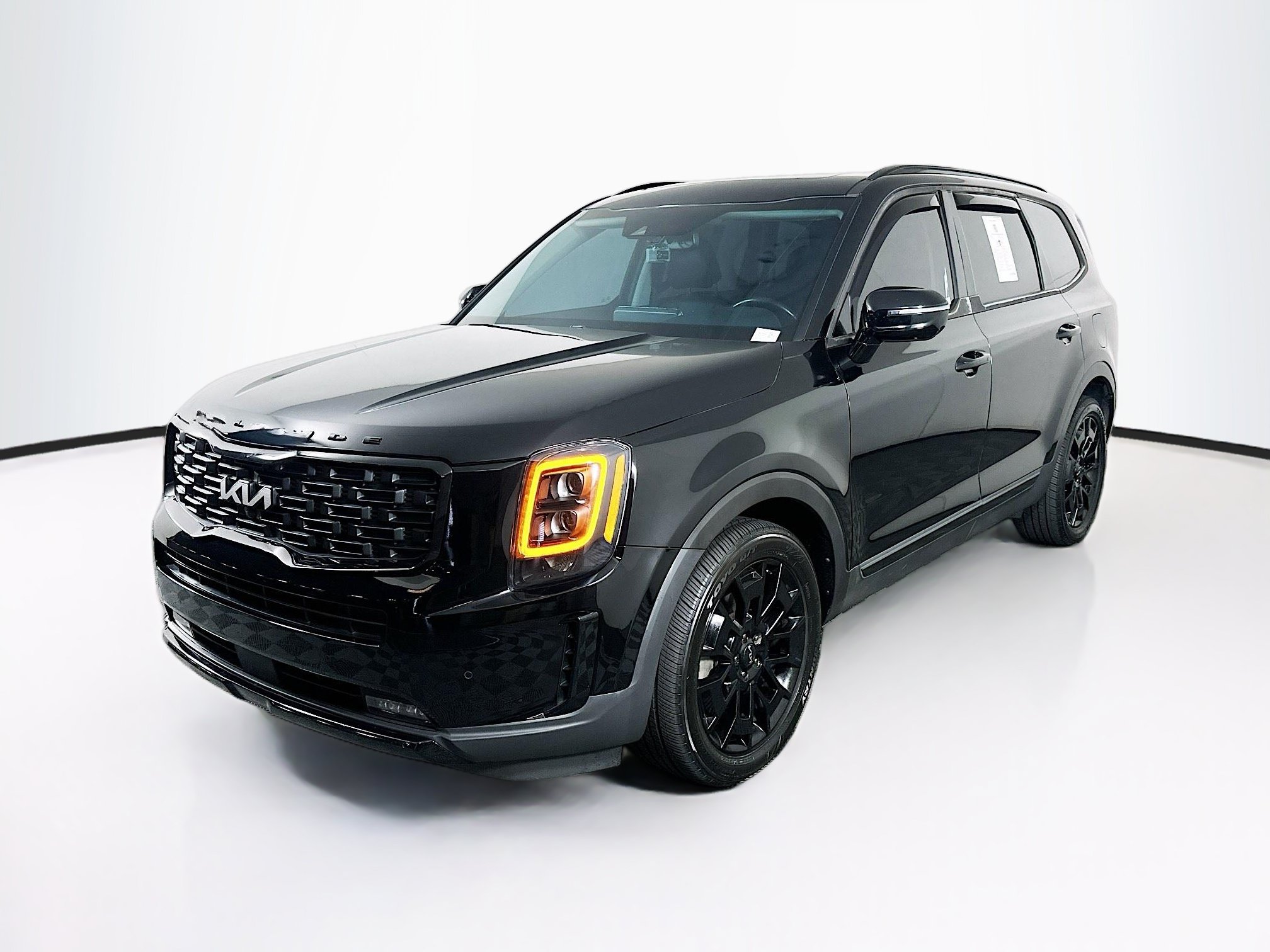 Used 2022 Kia Telluride SX w/ Nightfall Edition Package AWD/4WD image 3