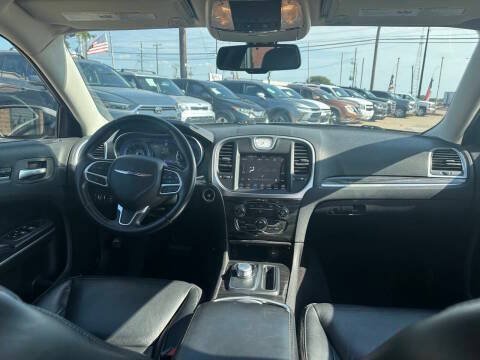 Used 2019 Chrysler 300 Touring L w/ Quick Order Package 22F AWD/4WD image 12