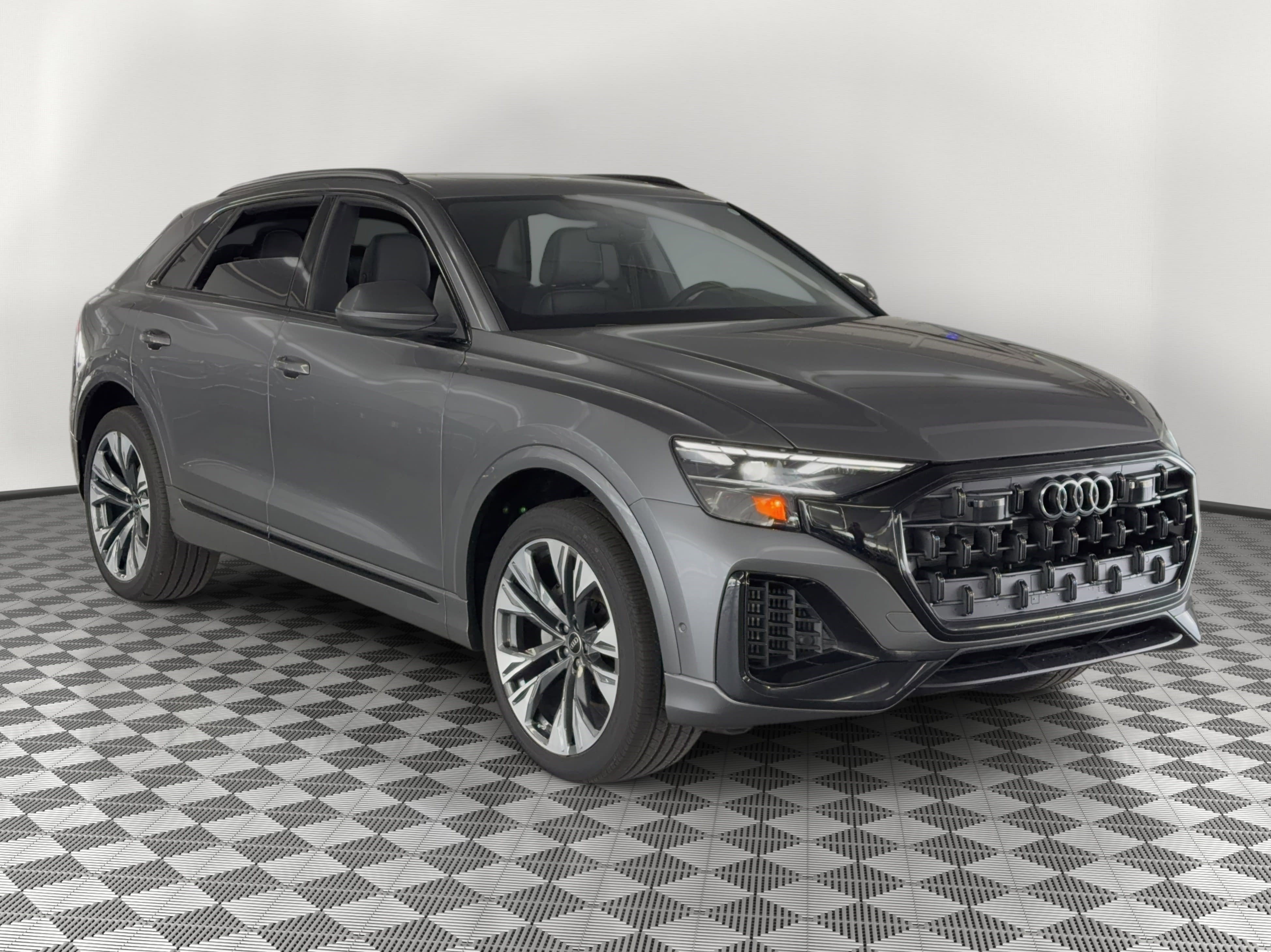 Used 2025 Audi Q8 Premium Plus w/ Premium Plus Package AWD/4WD image 7