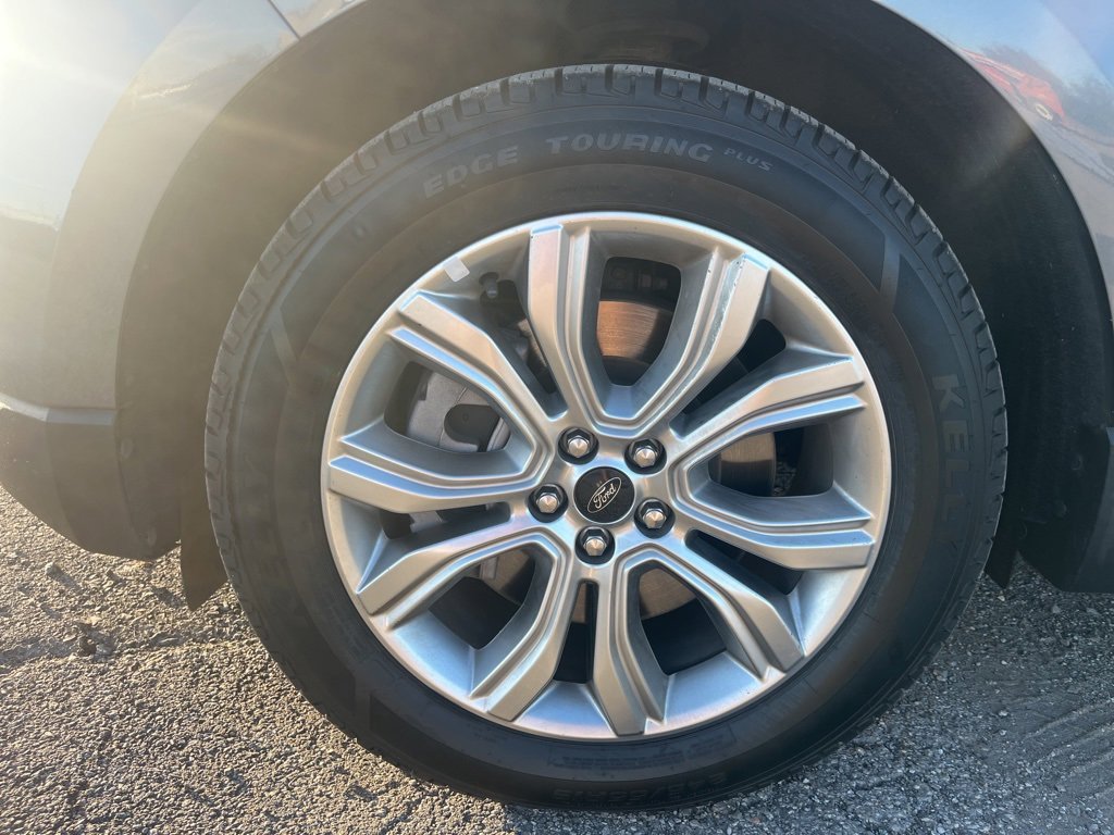 Used 2024 Ford Edge Titanium image 8