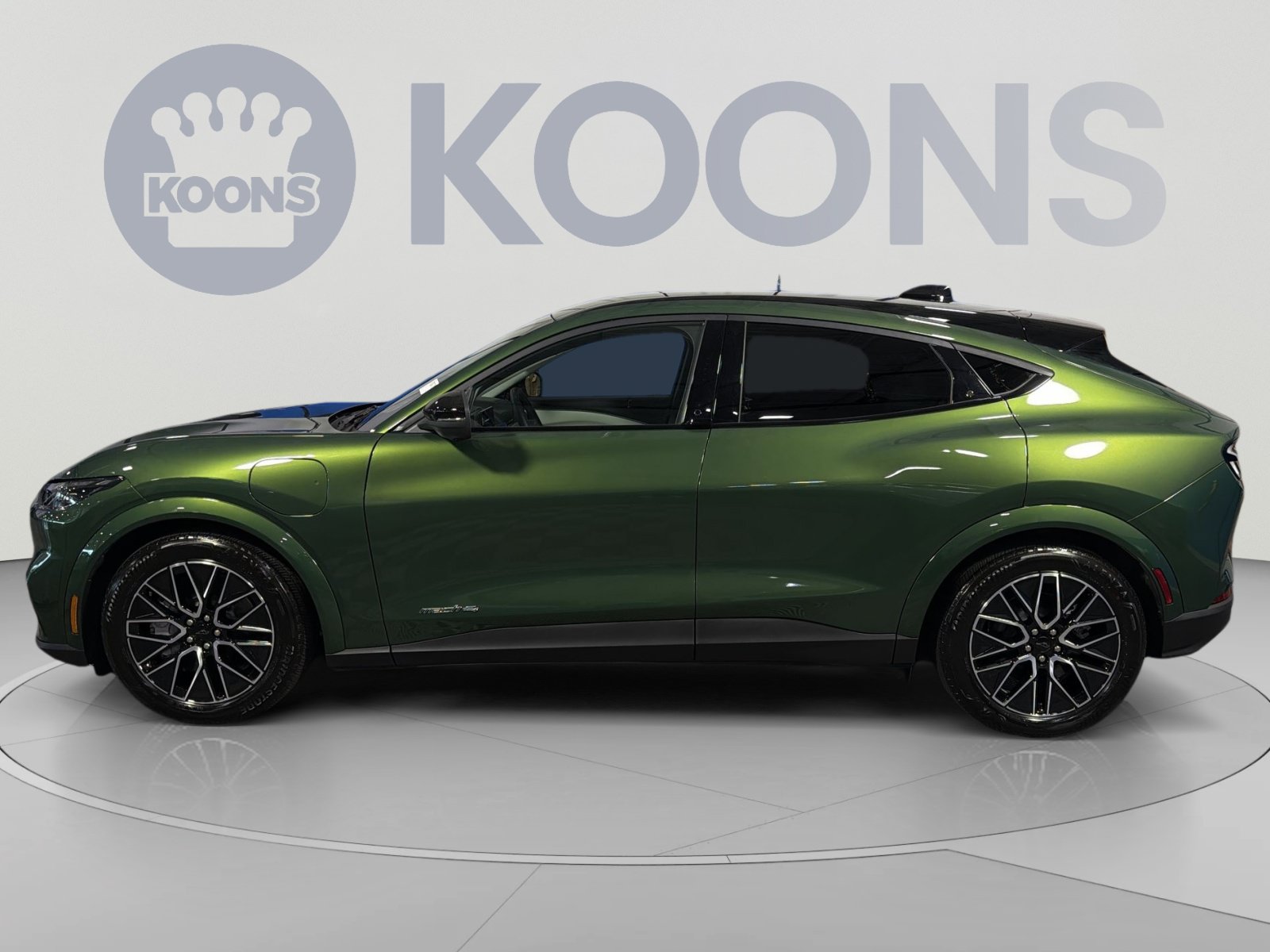 Used 2025 Ford Mustang Mach-E Premium AWD/4WD image 2