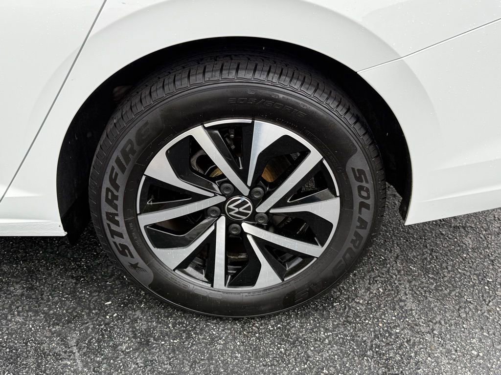 Used 2024 Volkswagen Jetta S image 9