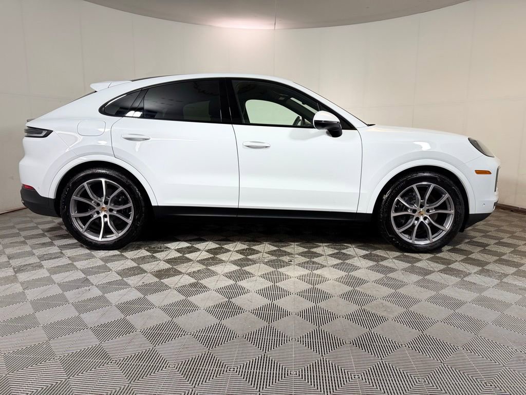 Used 2025 Porsche Cayenne Coupe w/ Premium Package Plus image 8