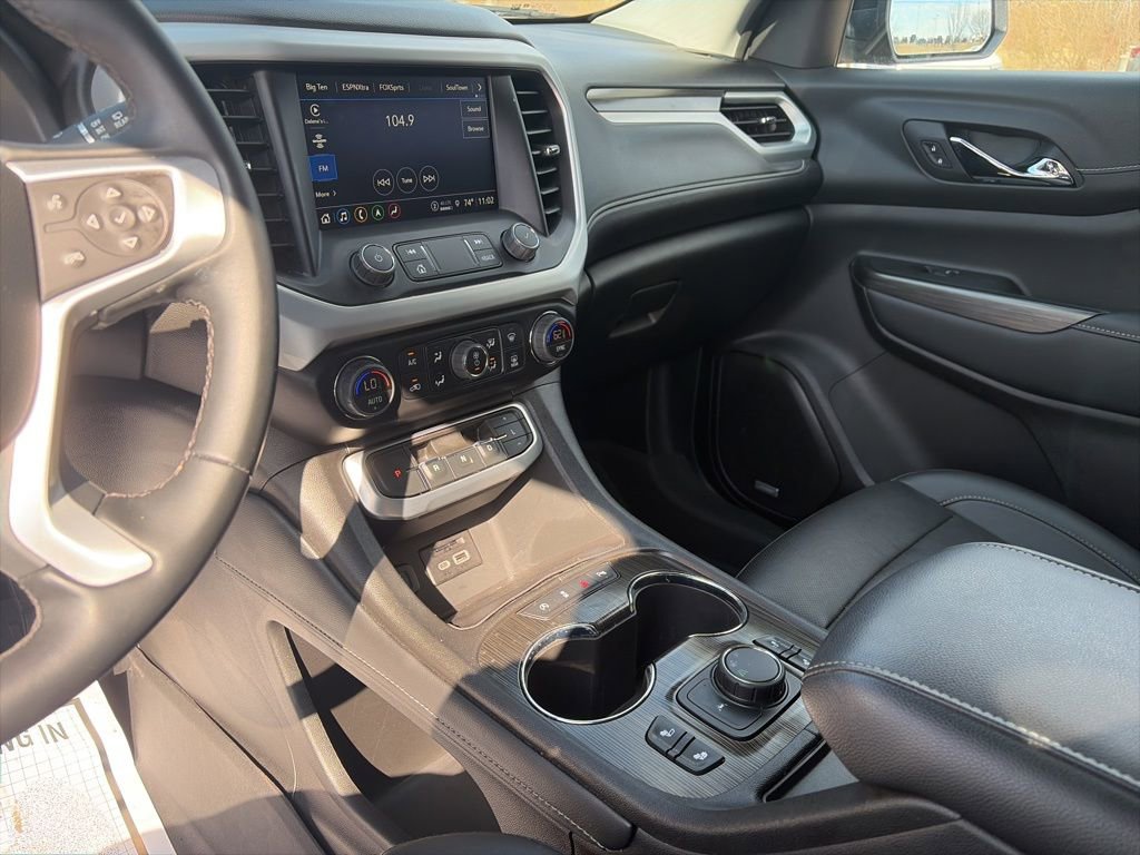 Used 2023 GMC Acadia SLT w/ LPO, Floor Liner Package image 18