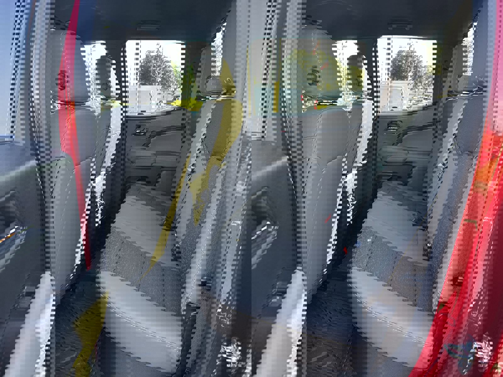 Certified 2024 Chevrolet Colorado ZR2 w/ Technology Package image 31