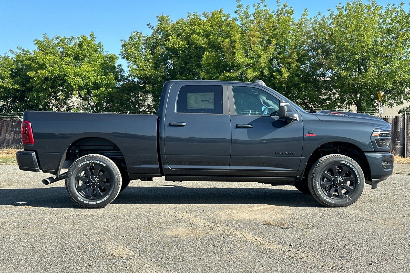 New 2026 RAM 2500 Laramie AWD/4WD image 2