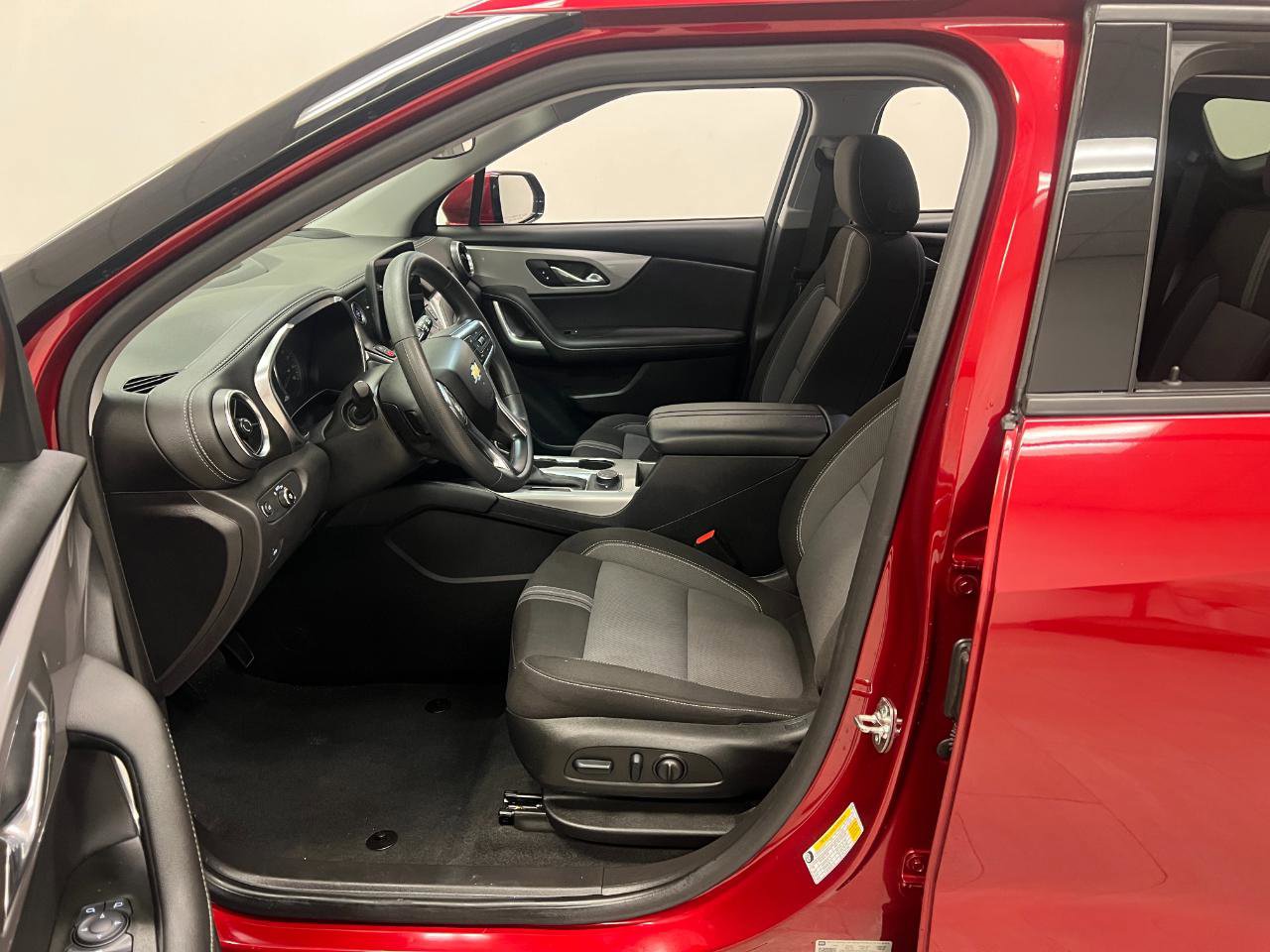 Used 2025 Chevrolet Blazer LT image 21