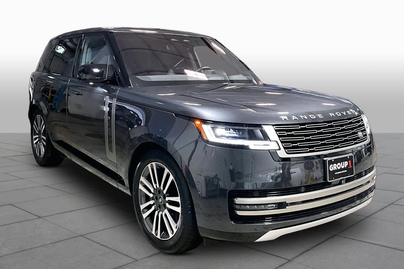 Used 2023 Land Rover Range Rover SE AWD/4WD image 3