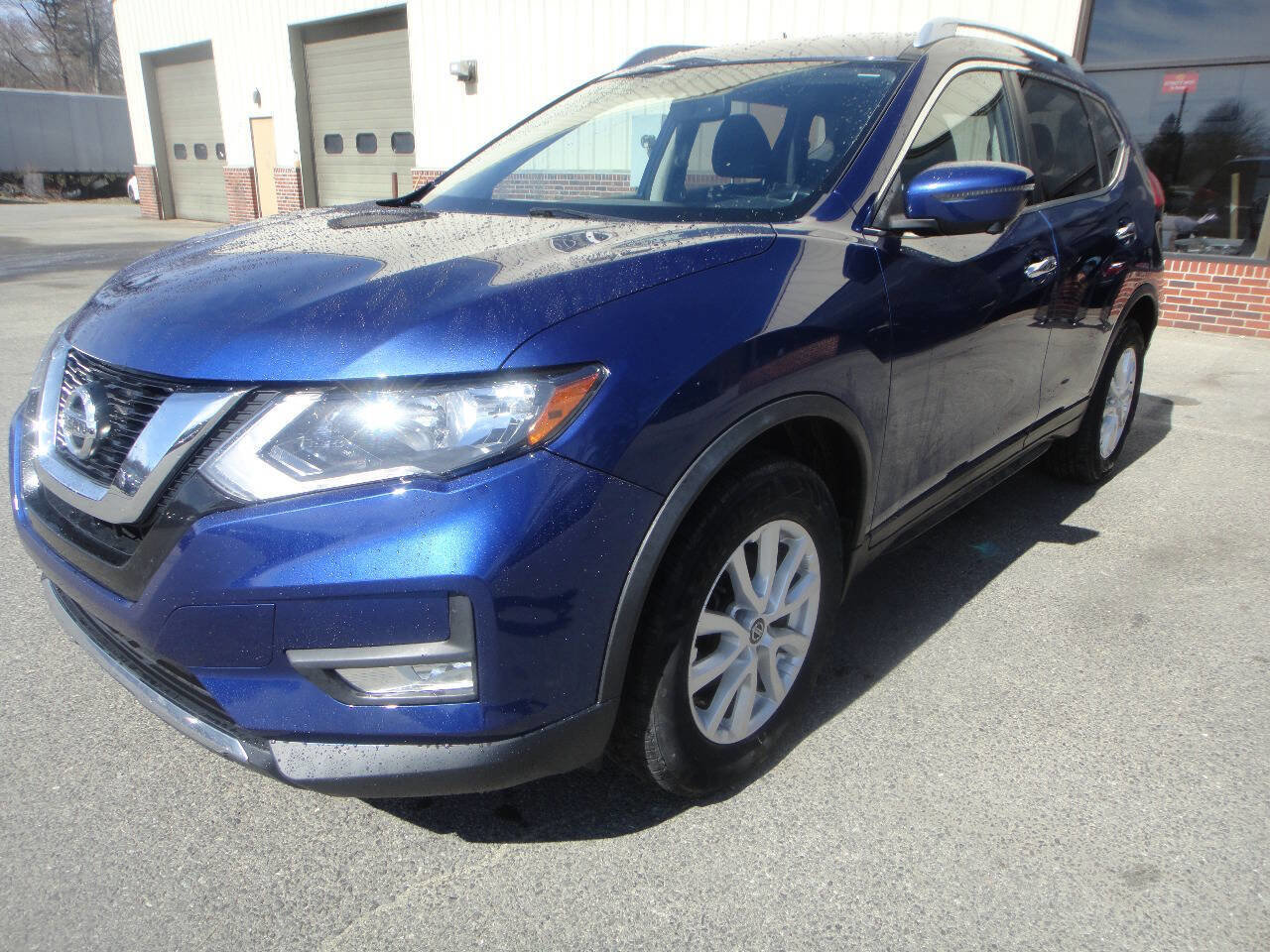 Used 2017 Nissan Rogue SV w/ SV Premium Package