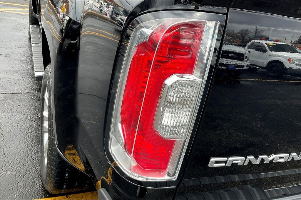 Used 2015 GMC Canyon SLT image 27