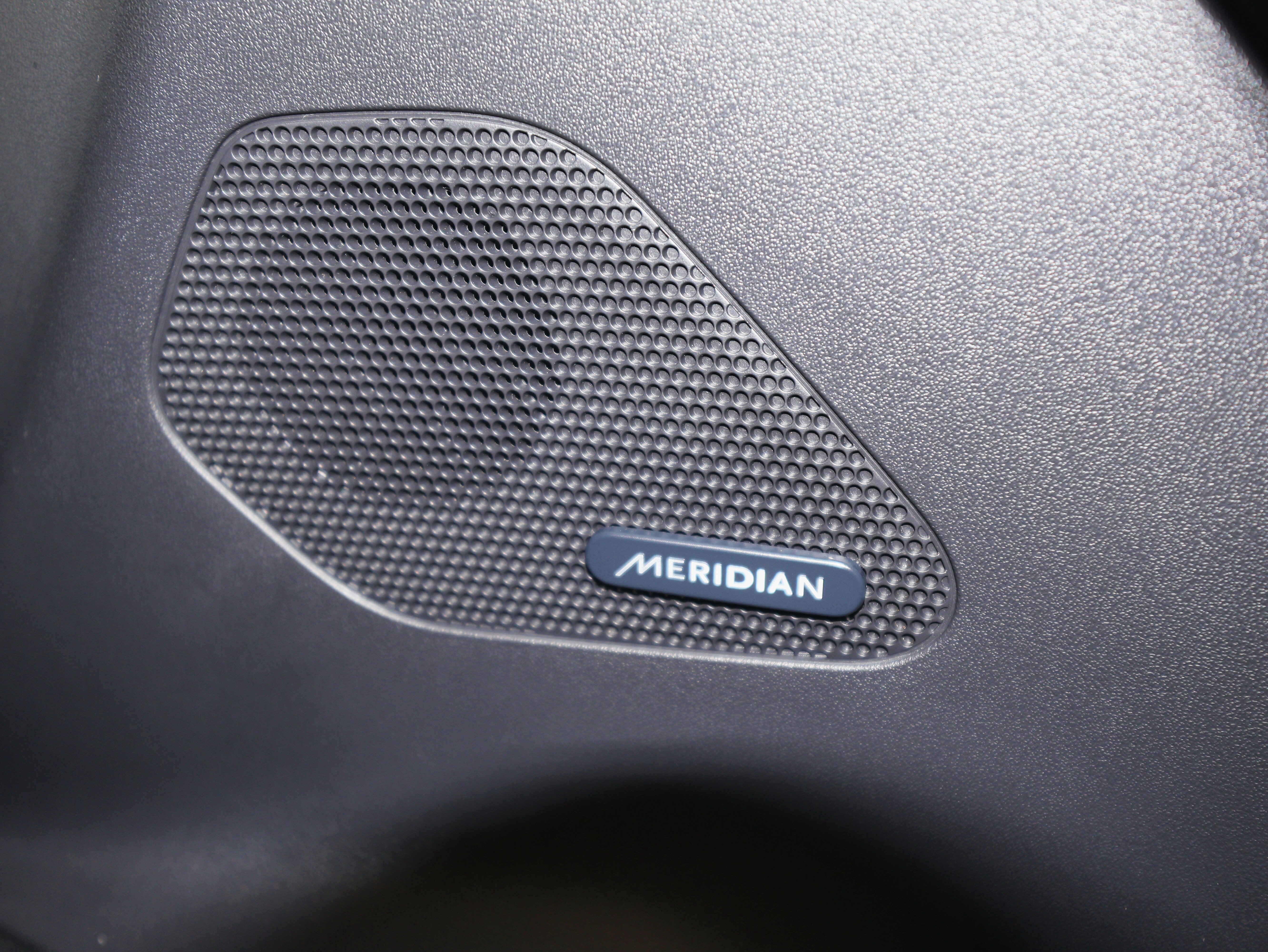 Used 2020 Jaguar F-PACE SVR image 50