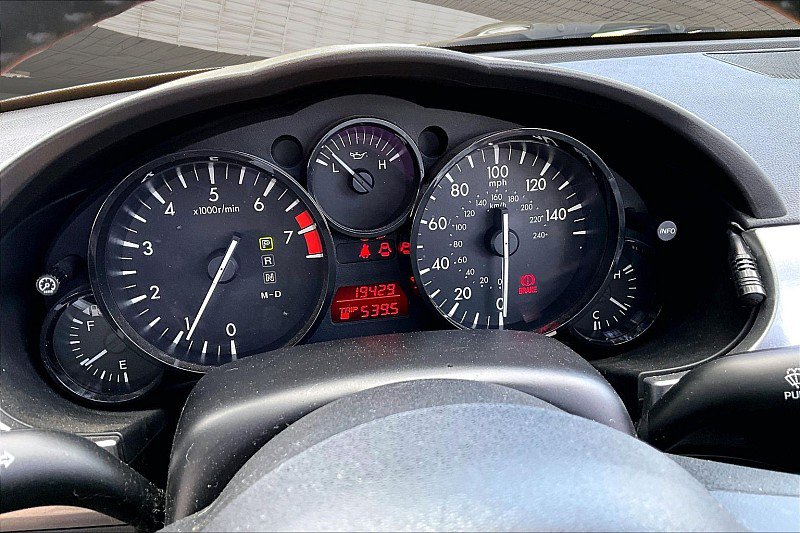 Used 2015 MAZDA MX-5 Miata Club RWD image 18