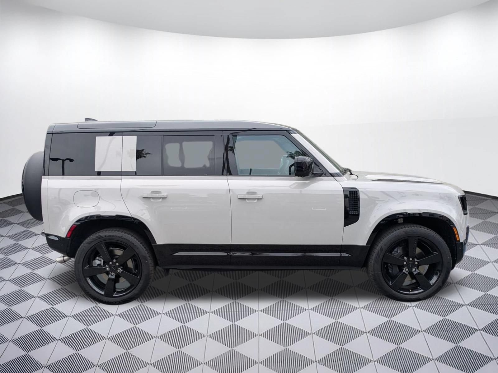 New 2026 Land Rover Defender 110 X-Dynamic SE AWD/4WD image 4