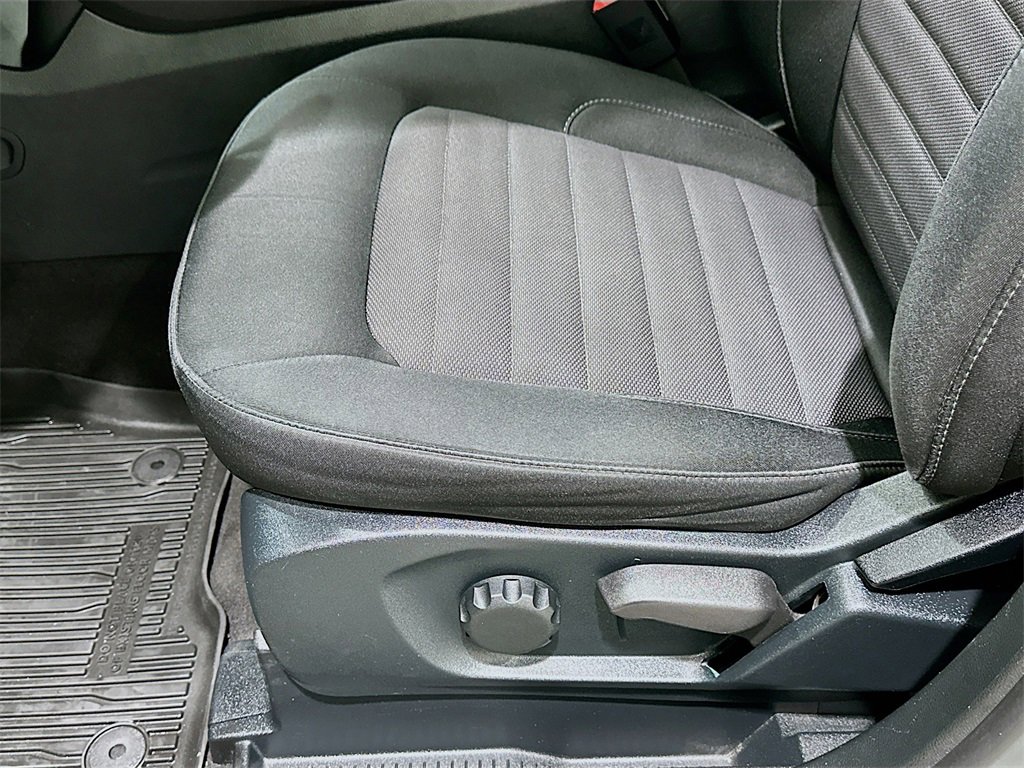 Used 2022 Ford Edge SE w/ Black Appearance Package image 19