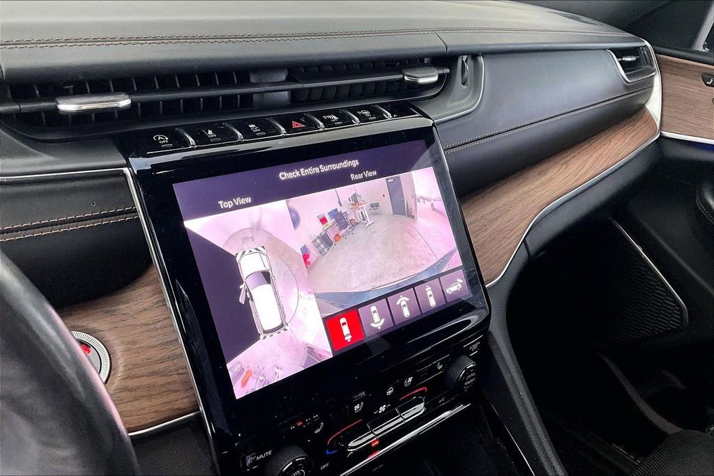 Used 2021 Jeep Grand Cherokee L Summit w/ Luxury Tech Group V image 30