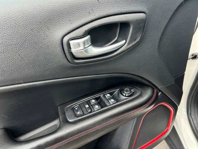 Used 2021 Jeep Compass Trailhawk AWD/4WD image 30
