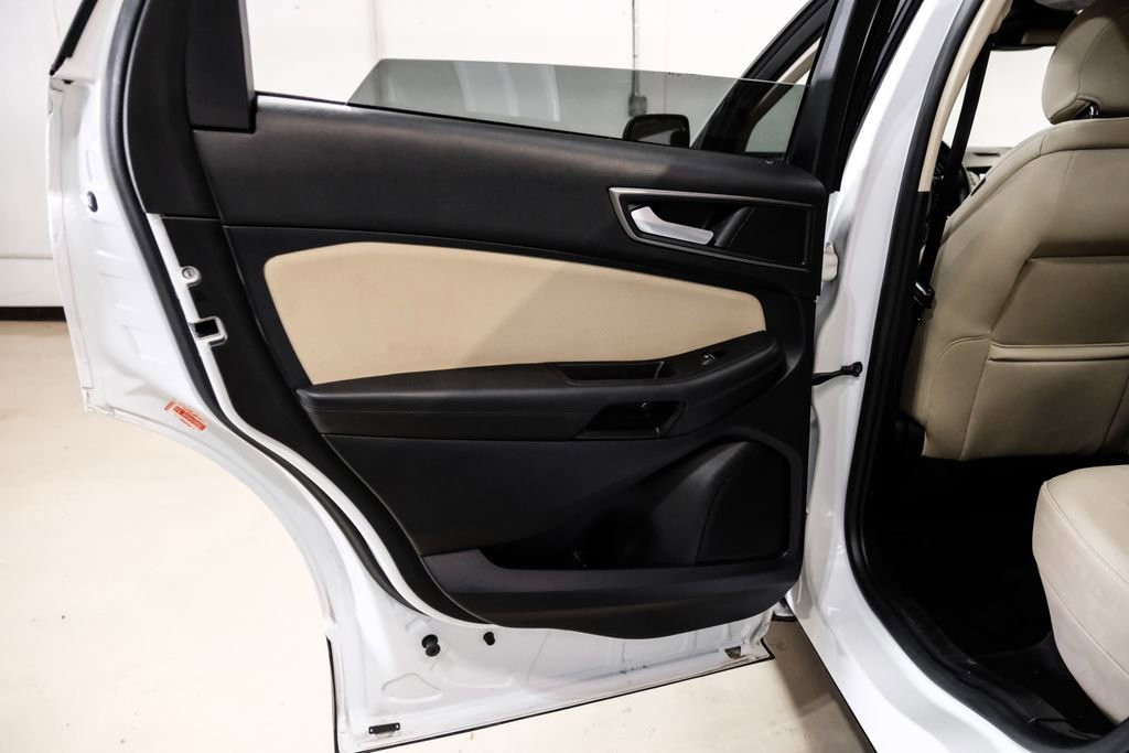 Used 2019 Ford Edge SE image 40