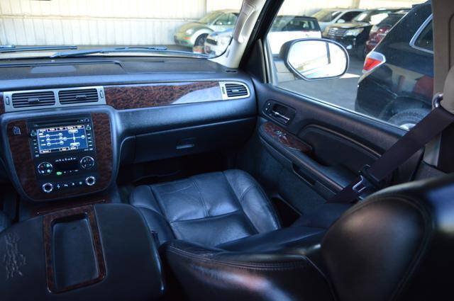 Used 2008 GMC Yukon XL Denali AWD/4WD image 50