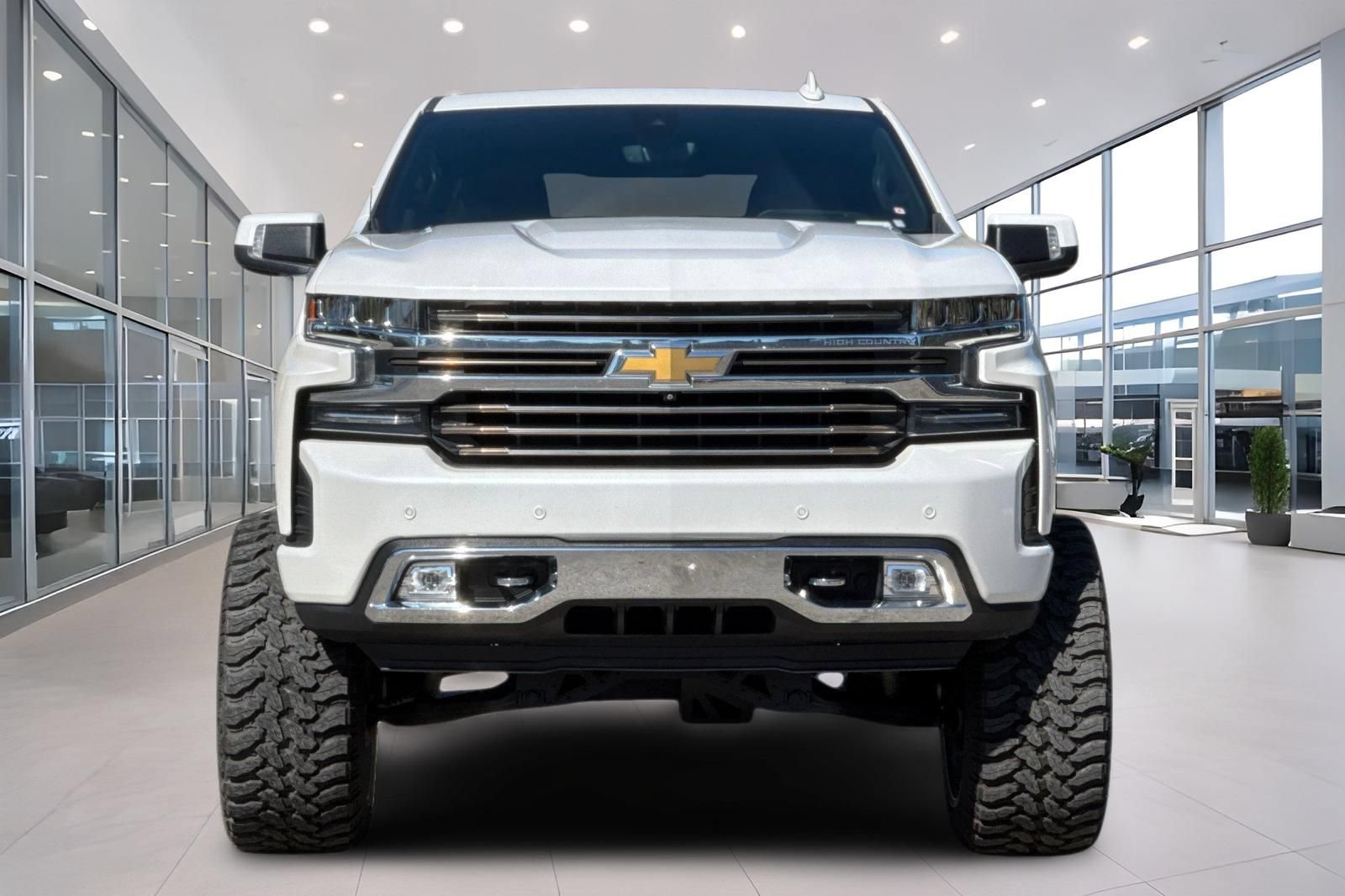 Used 2021 Chevrolet Silverado 1500 High Country w/ Technology Package AWD/4WD image 9