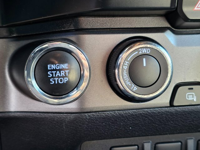 Used 2023 Toyota Tacoma TRD Off-Road image 31