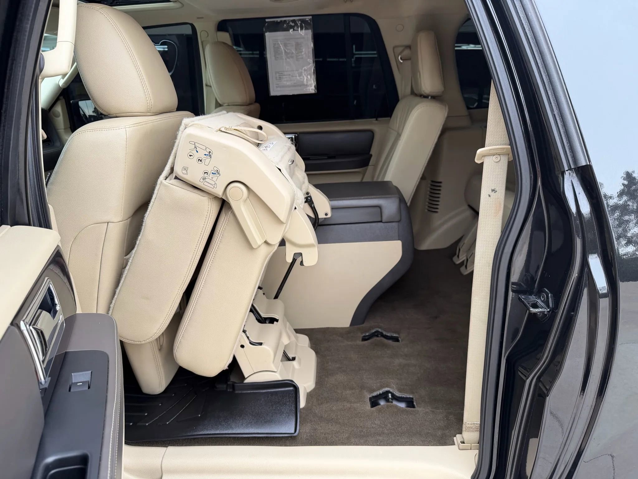 Used 2015 Lincoln Navigator L 4WD w/ Equipment Group 101A Reserve image 38