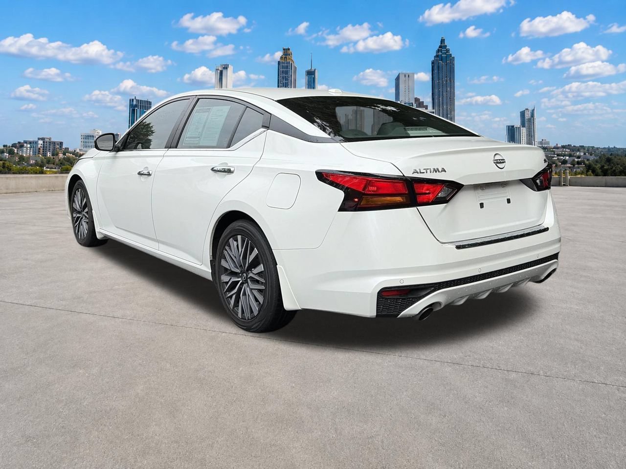 Used 2023 Nissan Altima 2.5 SV w/ SV Premium Package FWD image 25