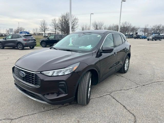 Certified 2023 Ford Escape Active w/ Tech Pack #2 image 3