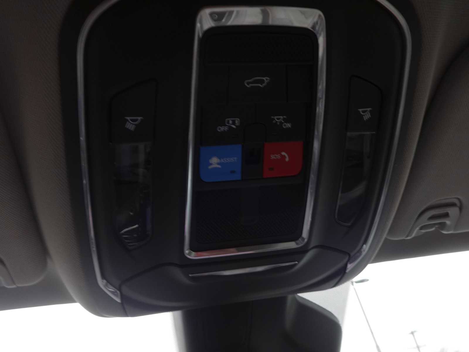 Used 2024 Jeep Wagoneer L Series II w/ Flexible Seating Group image 25